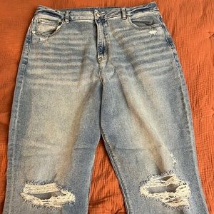 AE Stretch Ripped Curvy Mom Jean 16 Long
